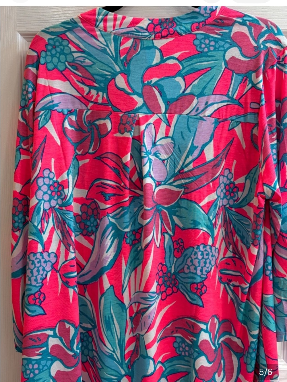 New! Dear Scarlett Pullover Shirt 3/4 Sleeve Roll Tab Blouse Floral lightweight - Picture 4 of 6